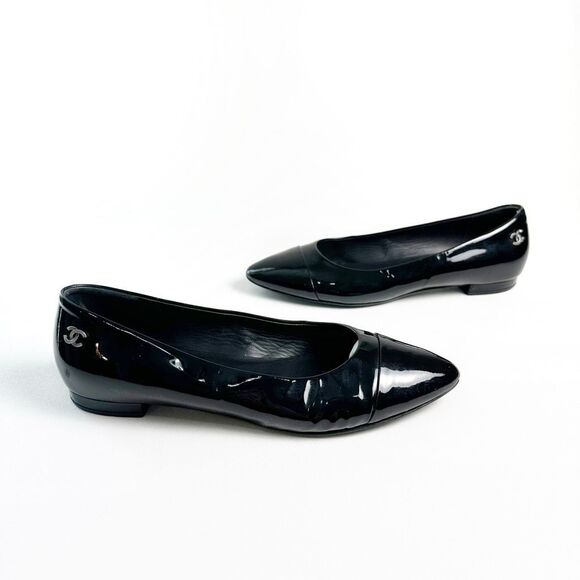 CHANEL Black Patent Leather CC Logo Ballet Flats Size 38.5 Pointed Almond Cap To - Picture 7 of 13